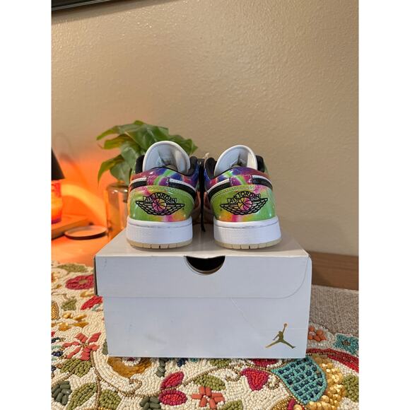 Women's Jordan 1 Low Multicolor Galaxy White Black Patent Leather CW7310 909 - Picture 4 of 9